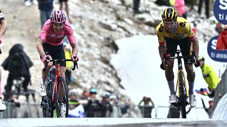 Thomas and Roglič, what a man-on-man battle!  Roglič was a little faster.  Photo: EPA
