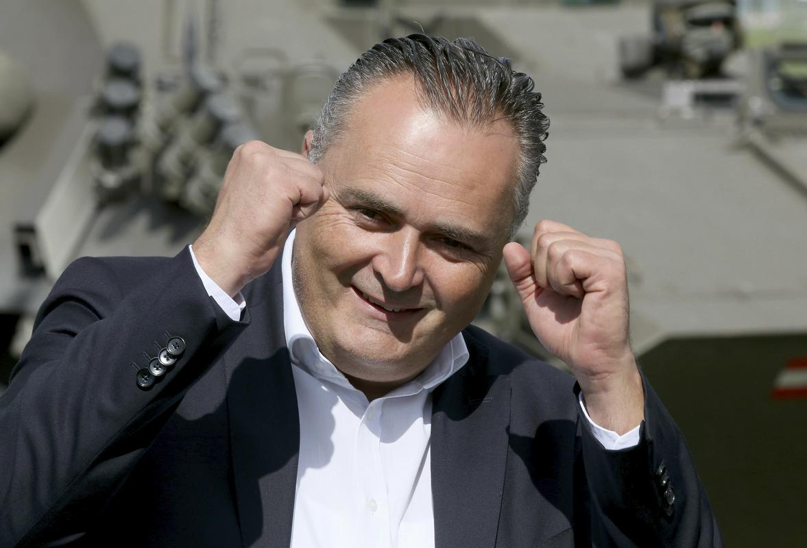 Doskozil je bil avstrijski obrambni minister od januarja 2016 do decembra 2017. Foto: AP