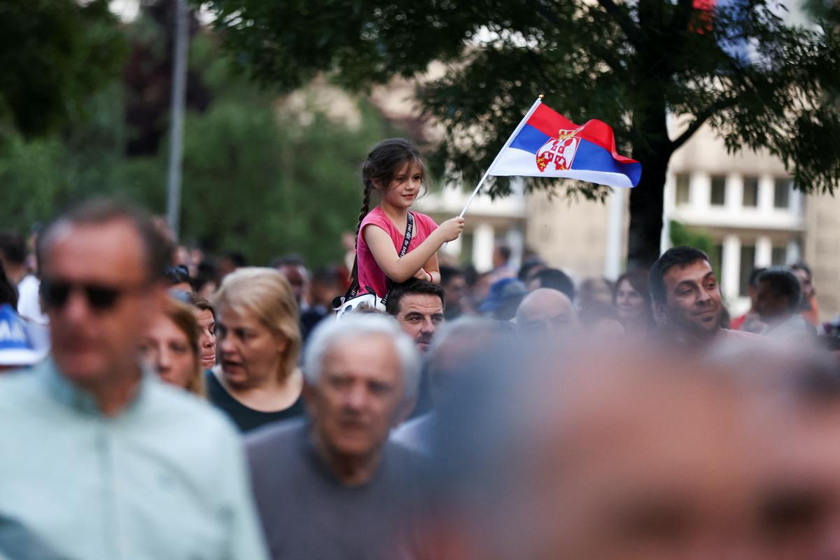 V Srbijo iz številnih držav ljudje pripotujejo zakonito kot turisti in nato pot nadaljujejo v EU kot nezakoniti prebežniki. Foto: Reuters