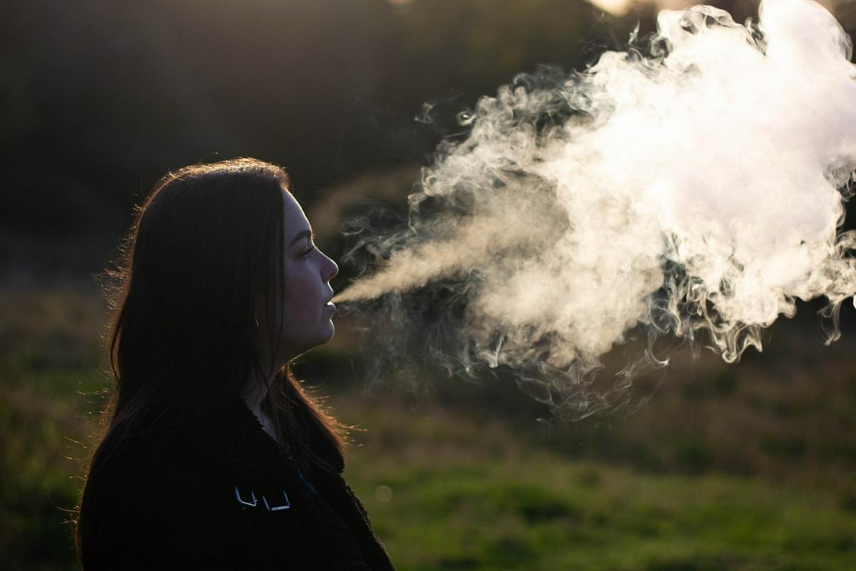 Novozelandci brezkompromisno nad uporabo elektronskih cigaret pri mladih