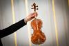Najdražja na novo izdelana violina na svetu iz delavnice v Cremoni na obisku v Mariboru