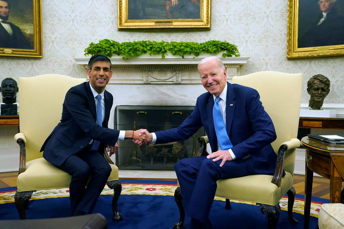 Nazadnje sta se voditelja srečala aprila v Belfastu, ko je Biden obiskal Irsko in Severno Irsko. Foto: Reuters