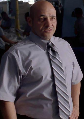 Mike Batayeh v vlogi Dennisa Markowskega v Krivih potih. Foto: Zajem zaslona
