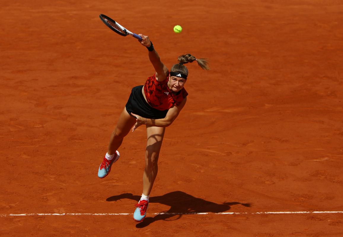 26-letna Karolina Muchova, ki so jo v preteklosti mučile številne poškodbe, je prvič igrala v finalu turnirja za grand slam. Foto: Reuters