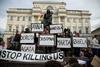Več tisoč ljudi na Poljskem protestiralo proti restriktivni zakonodaji o splavu