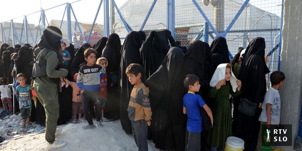 La France a rapatrié 25 enfants d’anciens jihadistes et 10 femmes des camps en Syrie