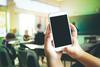 Nizozemska prepovedala mobilne telefone v učilnicah 