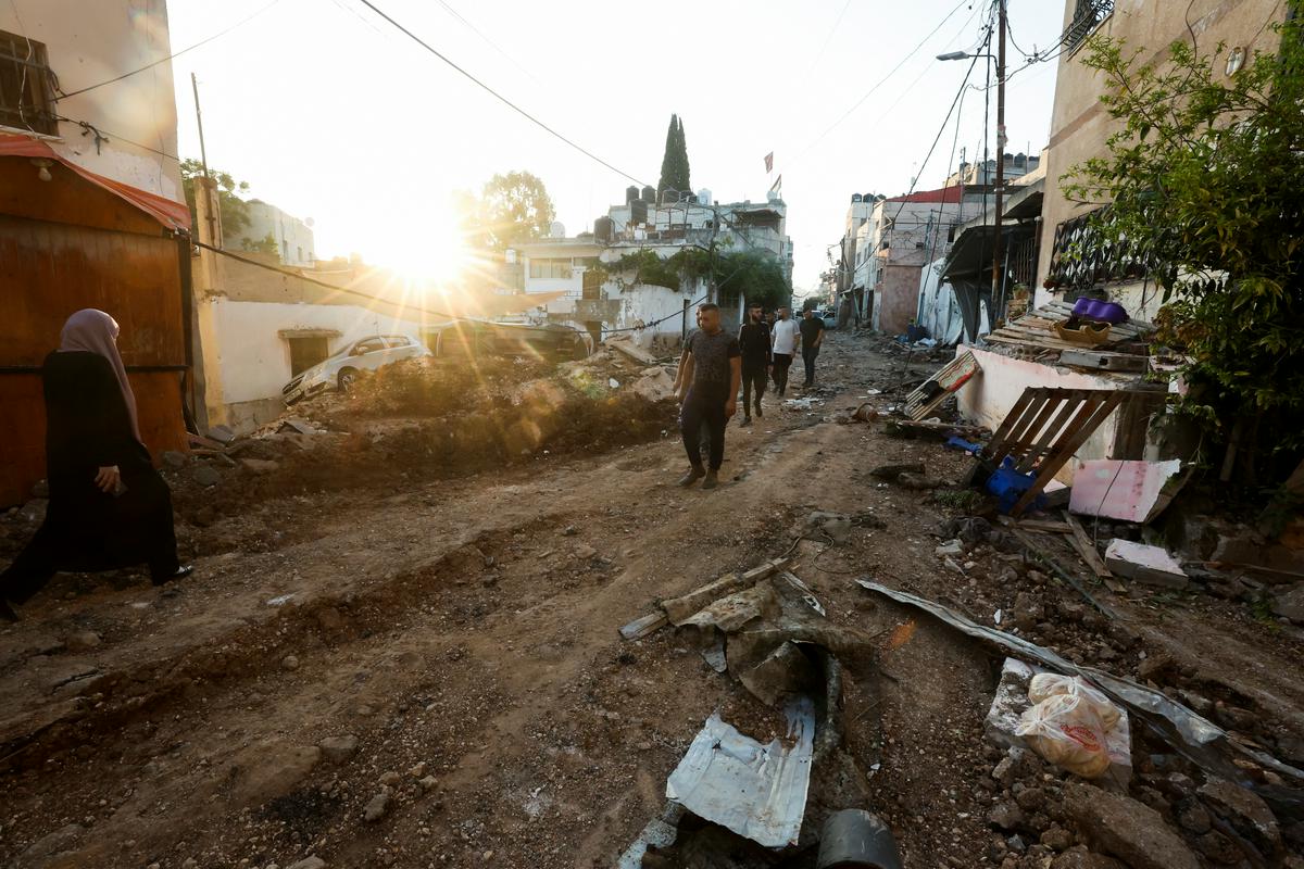 Izraelske okupacijske sile so za seboj pustile obsežno uničenje. Foto: Reuters