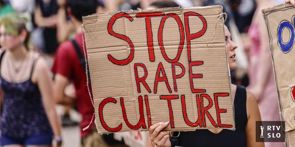 Vor einer Reihe von Berliner Konzerten der Band Rammstein kam es zu einer Protestkundgebung wegen Vergewaltigungsvorwürfen