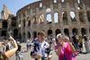 Neutrudni nekulturni turisti: rimski Kolosej od konca junija že trikrat žrtev vandalizma