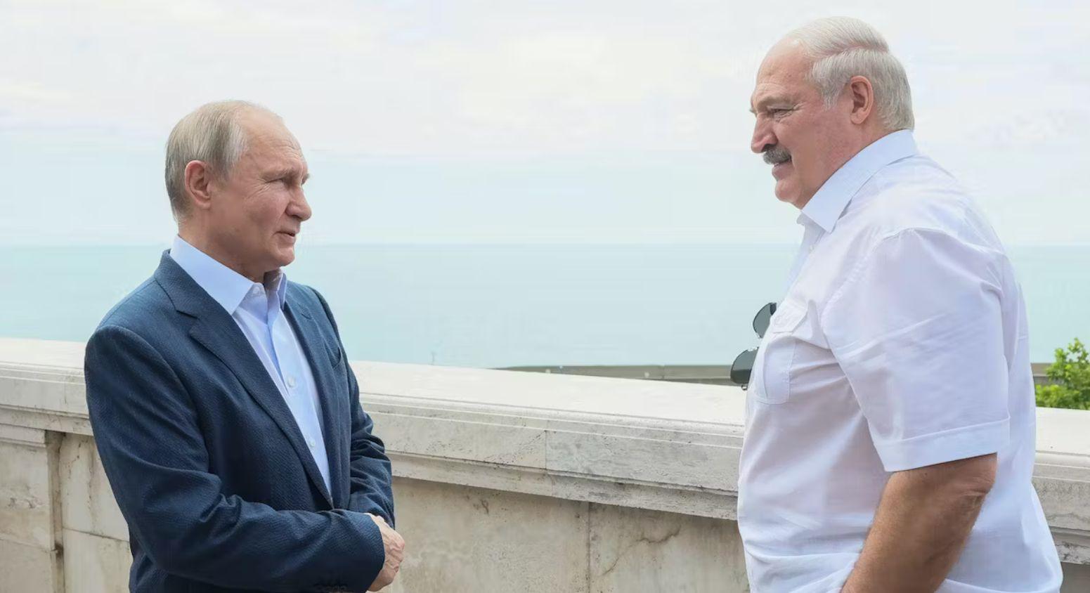 V Sankt Peterburgu srečanje Putina in Lukašenka