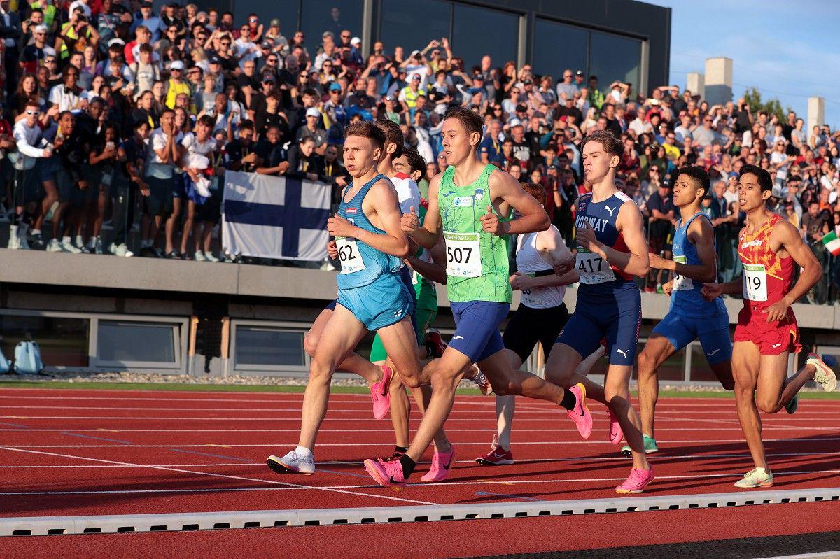 Žan Ogrinc je bil na olimpijskem festivalu evropske mladine s časom 1:52,58 srebrn v teku na 800 metrov. Premagal ga je le Francoz Yanis Vanlanduy (1:52,11). Foto: www.alesfevzer.com