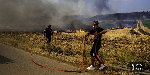 Riprende l’incendio di Ciovo, diversi incendi anche nella Puglia italiana