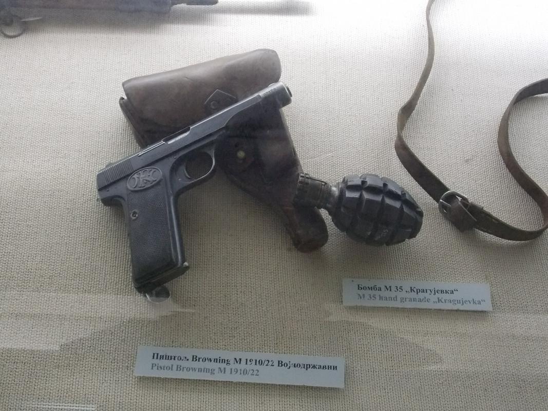 Pištola browning. Hrani Vojni muzej Beograd. Foto: Rok Omahen