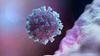Koronavirusna različica eris povzročila porast okužb, a tveganje za javno zdravje ostaja nizko 