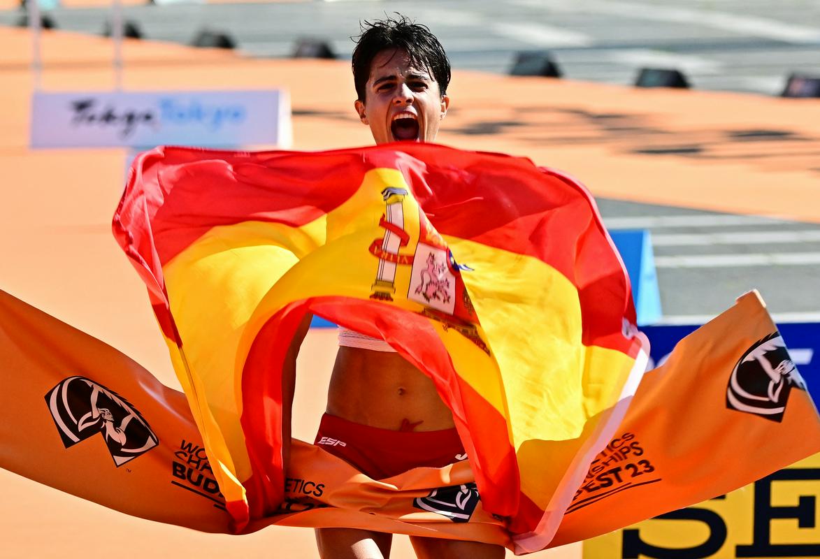 Španija je na SP-ju v Budimpešti osvojila štiri medalje, vse zlate in vse v hitri hoji. Dve je prispevala 27-letna Maria Perez. Foto: Reuters