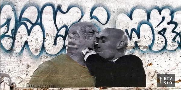 Luis Rubiales beija Mike Tyson nos muros das ruas catalãs