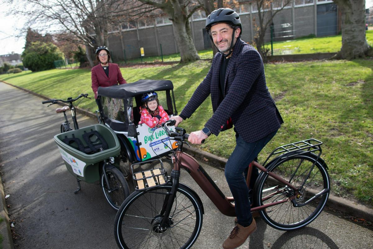 Francesco Pilla je gonilna sila civilnih iniciativ za bolj zeleno mobilnost na Irskem. Foto: Val 202/Luka Hvalc