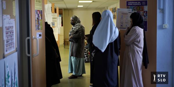 Les écoles françaises refusent que des centaines d’élèves portent des vêtements musulmans le premier jour de cours