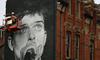 Jezni prebivalci Manchestra preslikani mural Iana Curtisa dobili nazaj