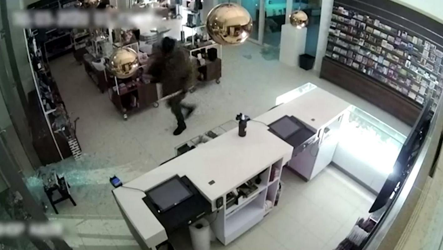 Footage from a surveillance camera during the theft of a painting from the Singer Laren Museum in March 2020. Photo: Reuters