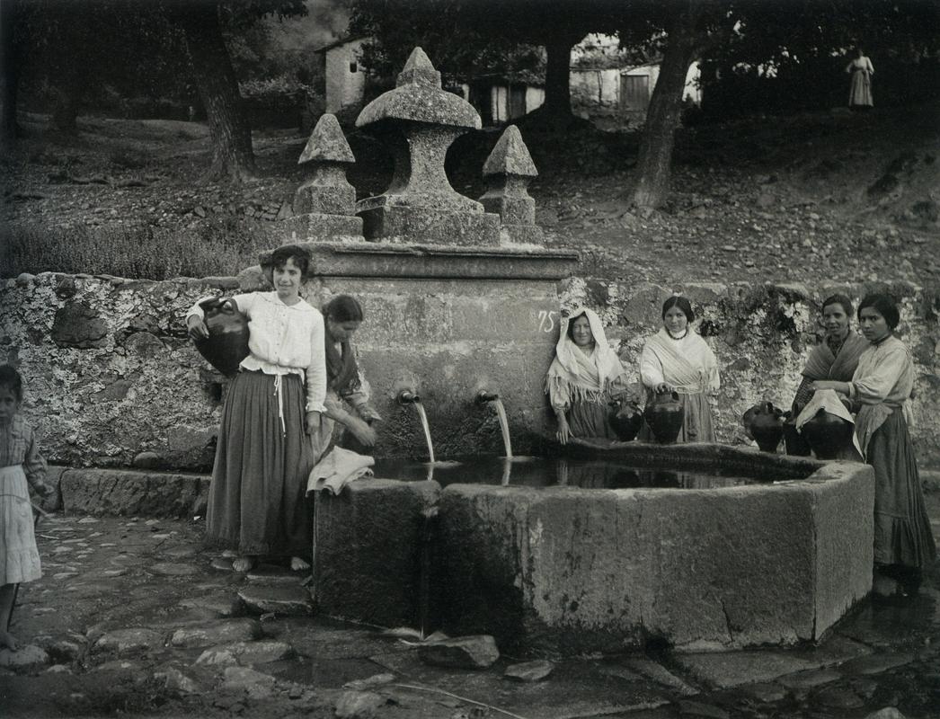 Otto Wunderlich, Group by the fountain, Arenas de San Pedro (Ávila), 1916. Photo: SEM