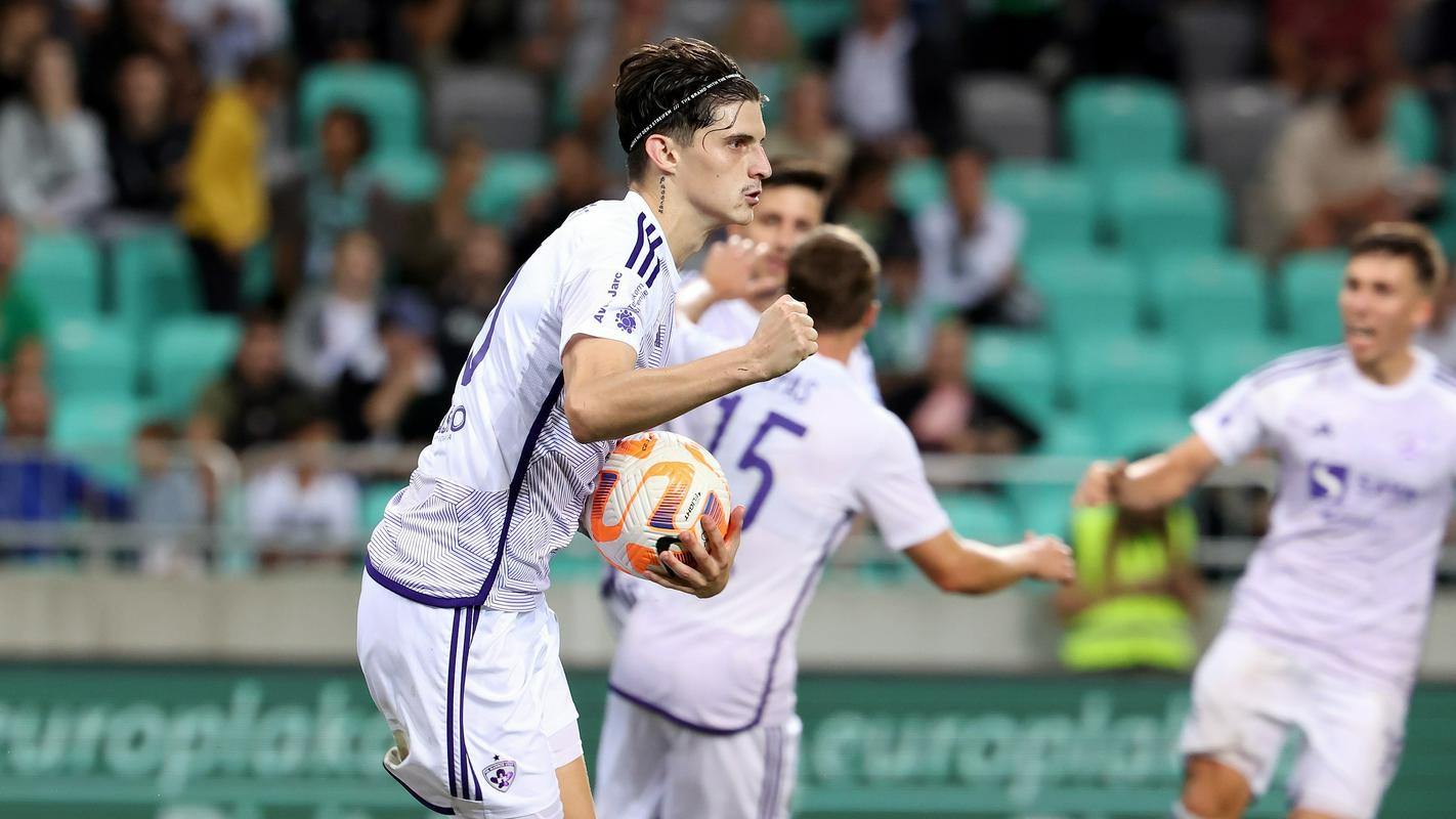 With a goal in the 70th minute, Marin Laušić spiced up the end of the first eternal derby of the season and instilled some hope and confidence in the Maribor team, which since then played much better and more attacking.  However, she failed to score the much-desired equalizing goal.  Photo: www.alesfevzer.com