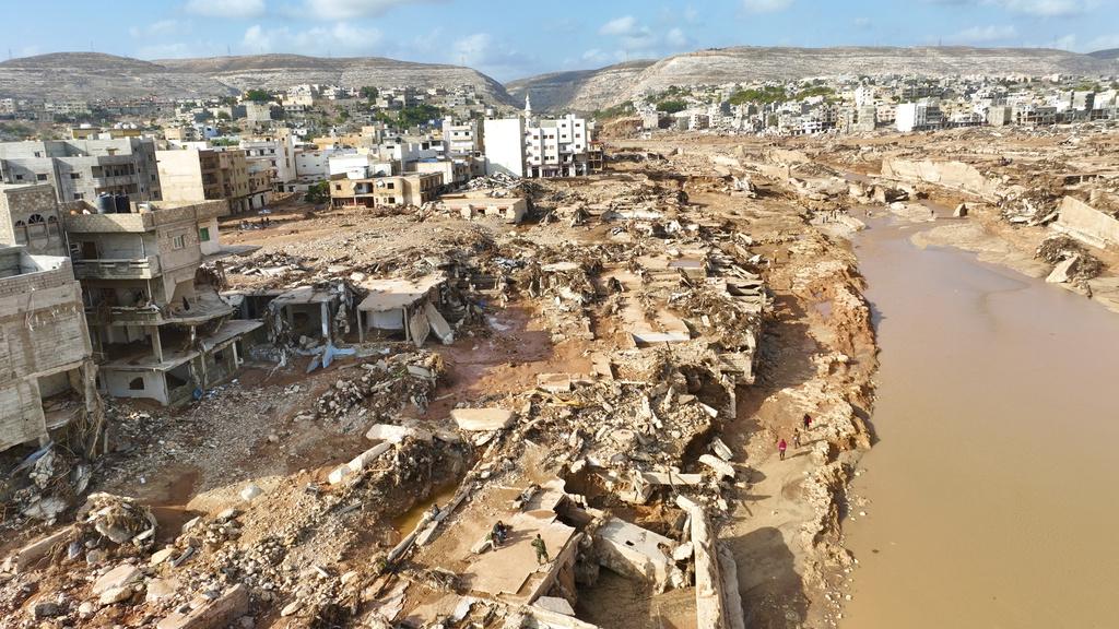 Pogled na razdejano Derno, mesto, ki je imelo pred nesrečo 90.000 ljudi. Foto: AP