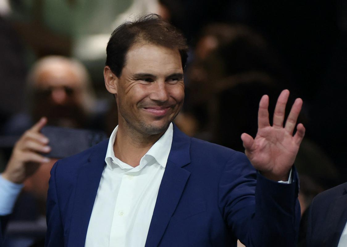 Rafael Nadal redno trenira in napreduje, polno obremenitev naj bi dosegel novembra, ko bo tudi dokončno jasno, ali je vrnitev na OP Avstralije izvedljiva. Foto: EPA