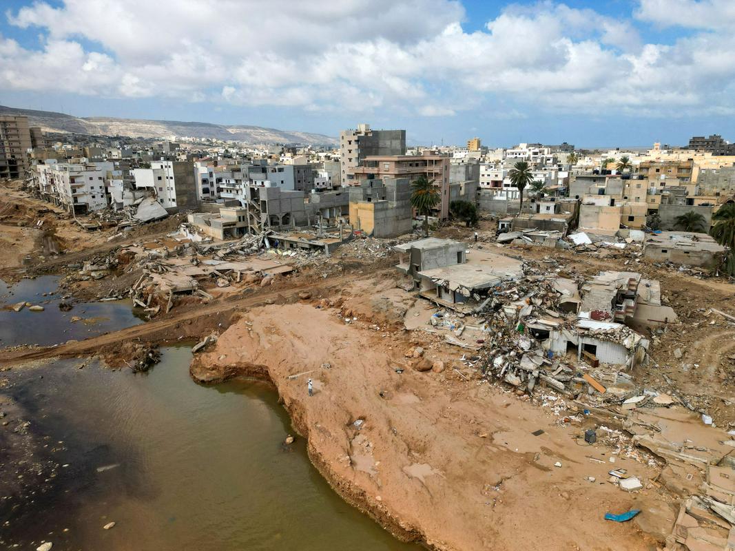 Najhuje je bilo v poplavah prizadeto mesto Derna. Foto: Reuters