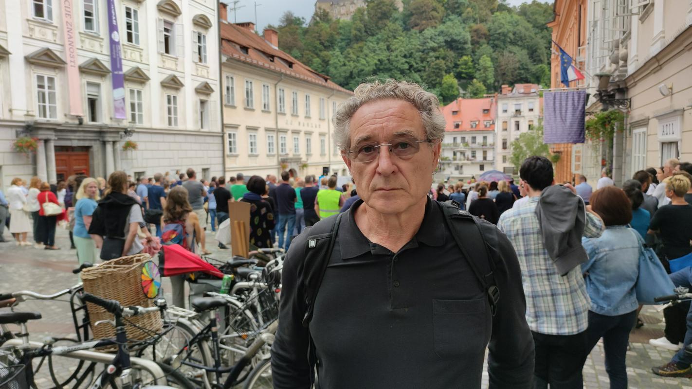 Znanost je pri nas zadnja luknja na piščali, je dejal sindikalist Branimir Štrukelj. Foto: MMC RTV SLO/Gorazd Kosmač