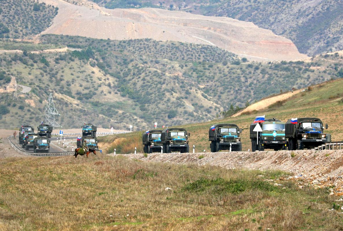 Ruska pomoč prispela v Gorski Karabah, kjer se Armenci bojijo prihodnosti pod Azerbajdžanom