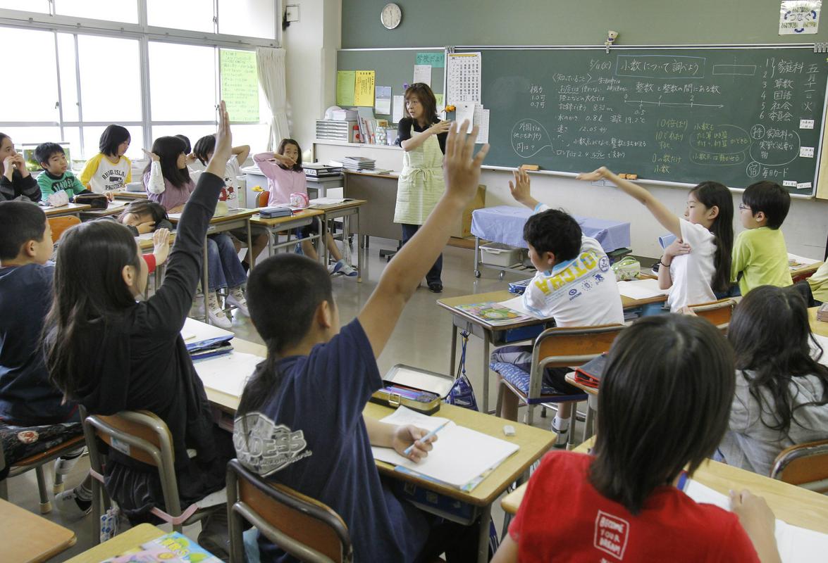 Pogoste pritožbe staršev so tudi posledica velike tekmovalnosti v korejski družbi, kjer je šolski uspeh glavno merilo za uspešnost.  Foto: AP
