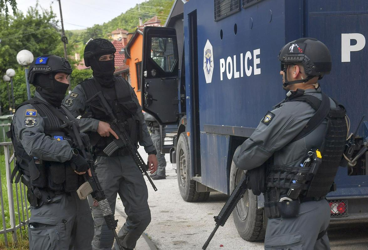 V streljanju na severu Kosova ubit policist