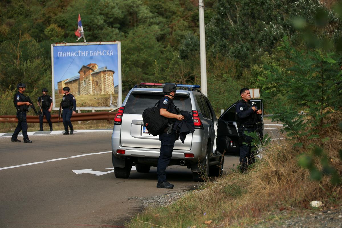 Kosovska policija je na območje poslala okrepitve. Foto: Reuters