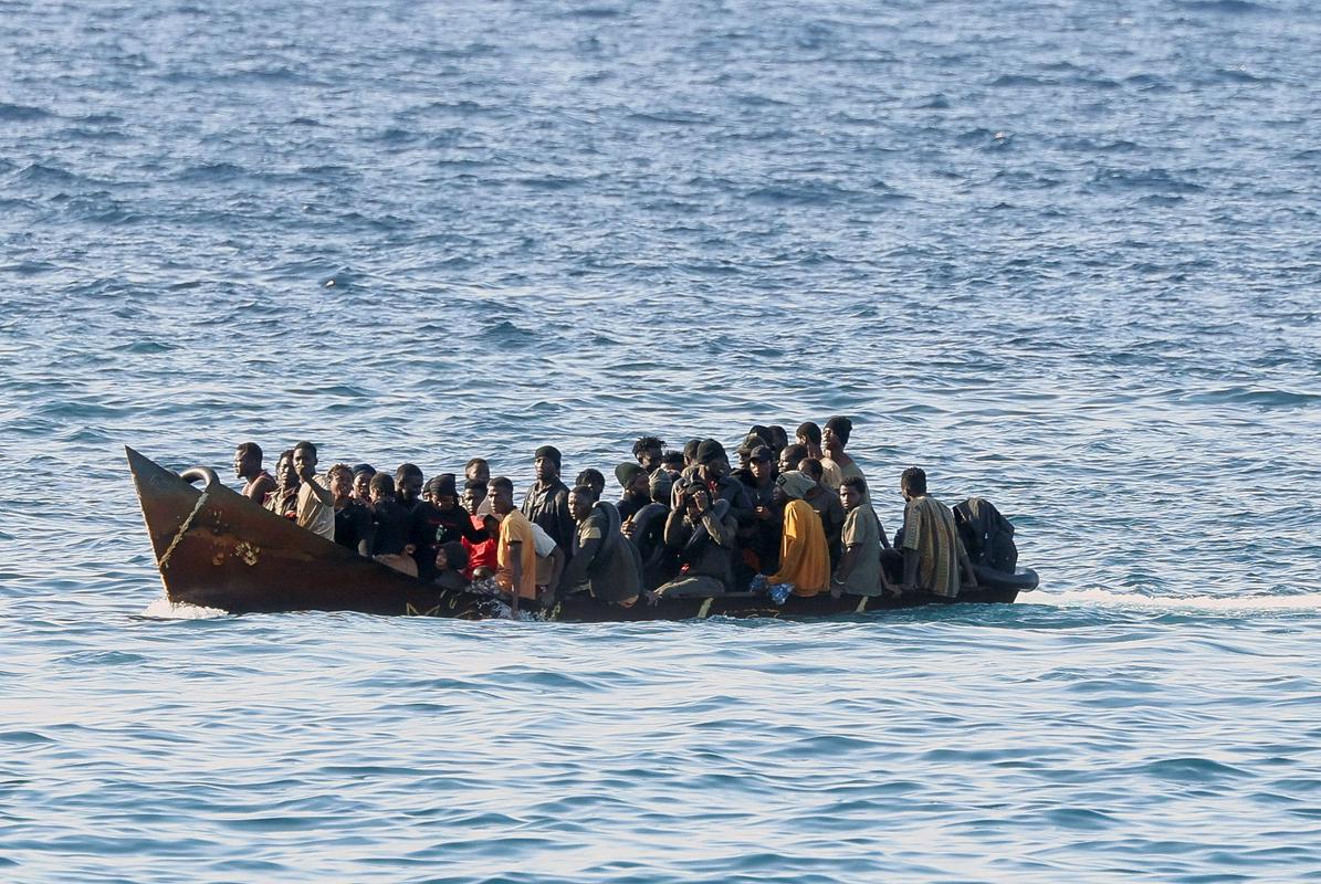Številni prebežniki se iz Tunizije in Libije po Sredozemskem morju podajo na pot do Italije. Foto: Reuters