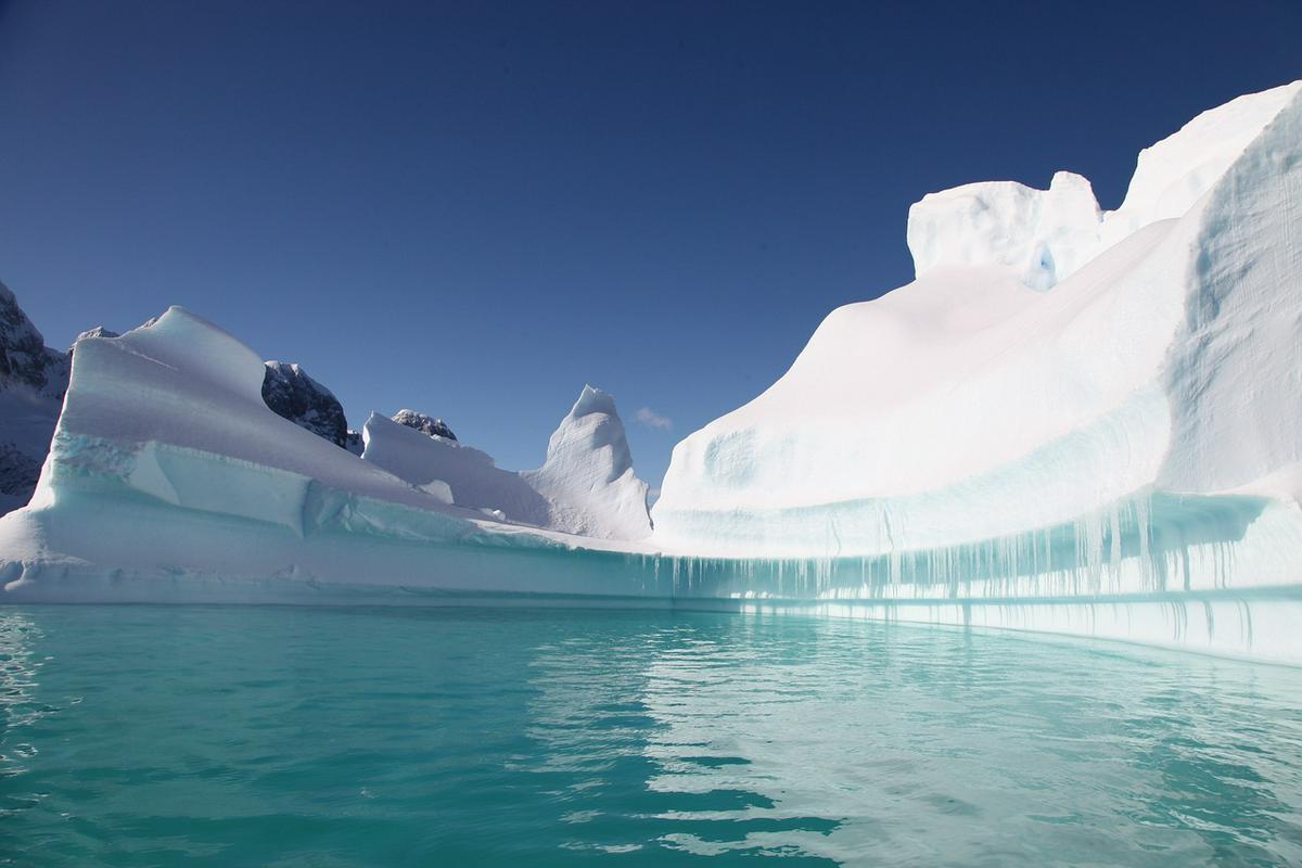 Izginjanje ledu na Antarktiki ima posledice za ves planet. Foto: Pixabay