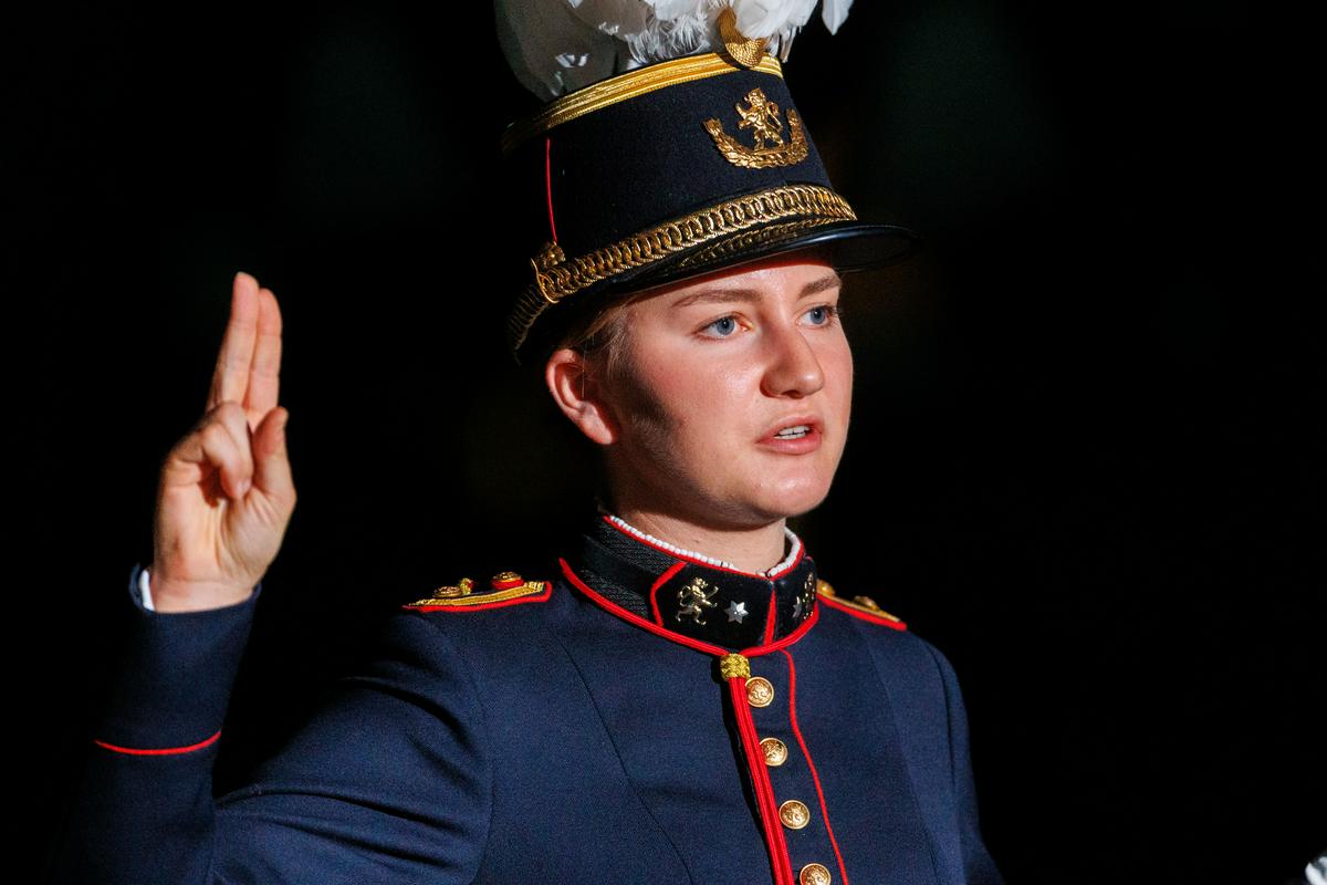Belgijska princesa Elisabeth prisegla kot vojaška častnica