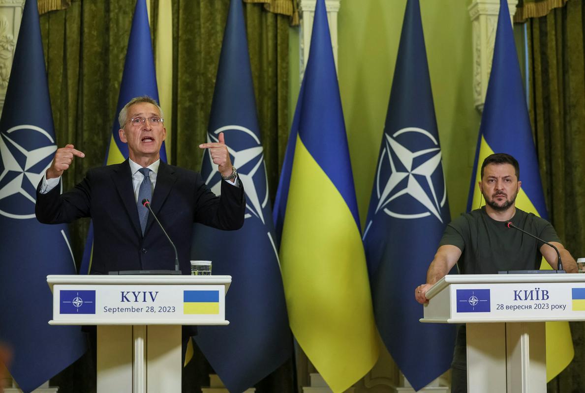 Stoltenberg in Zelenski na novinarski konferenci v Kijevu. Foto: Reuters