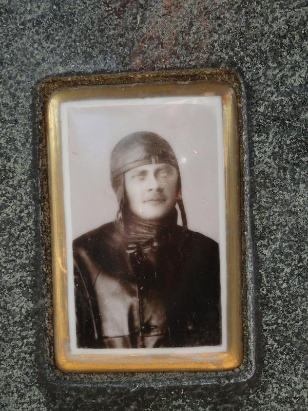 Pilot Viktor Nikitin (1893–1933) Foto: Rok Omahen