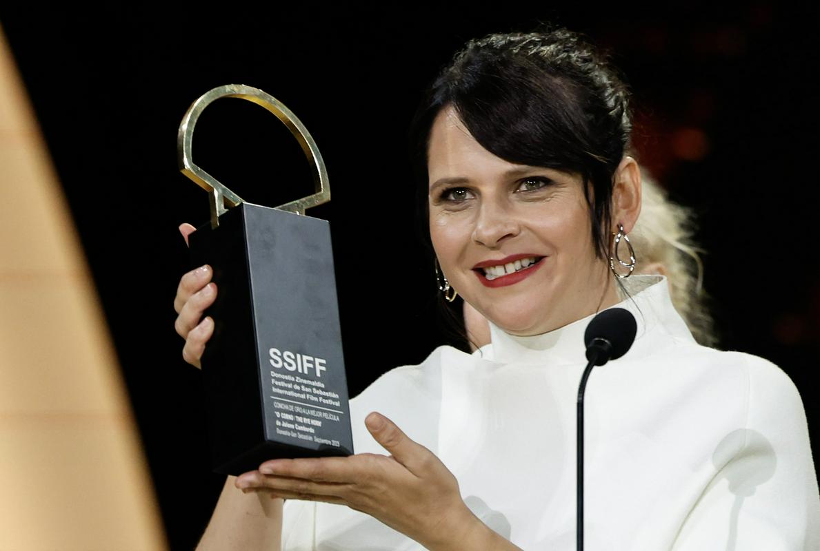 V San Sebastianu rojena Jaione Camborda je prva španska filmska ustvarjalka, ki je prejela to prestižno nagrado.Foto: EPA