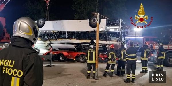 21 persone sono morte in un grave incidente vicino a Venezia.  Le batterie dell’autobus elettrico avrebbero preso fuoco.