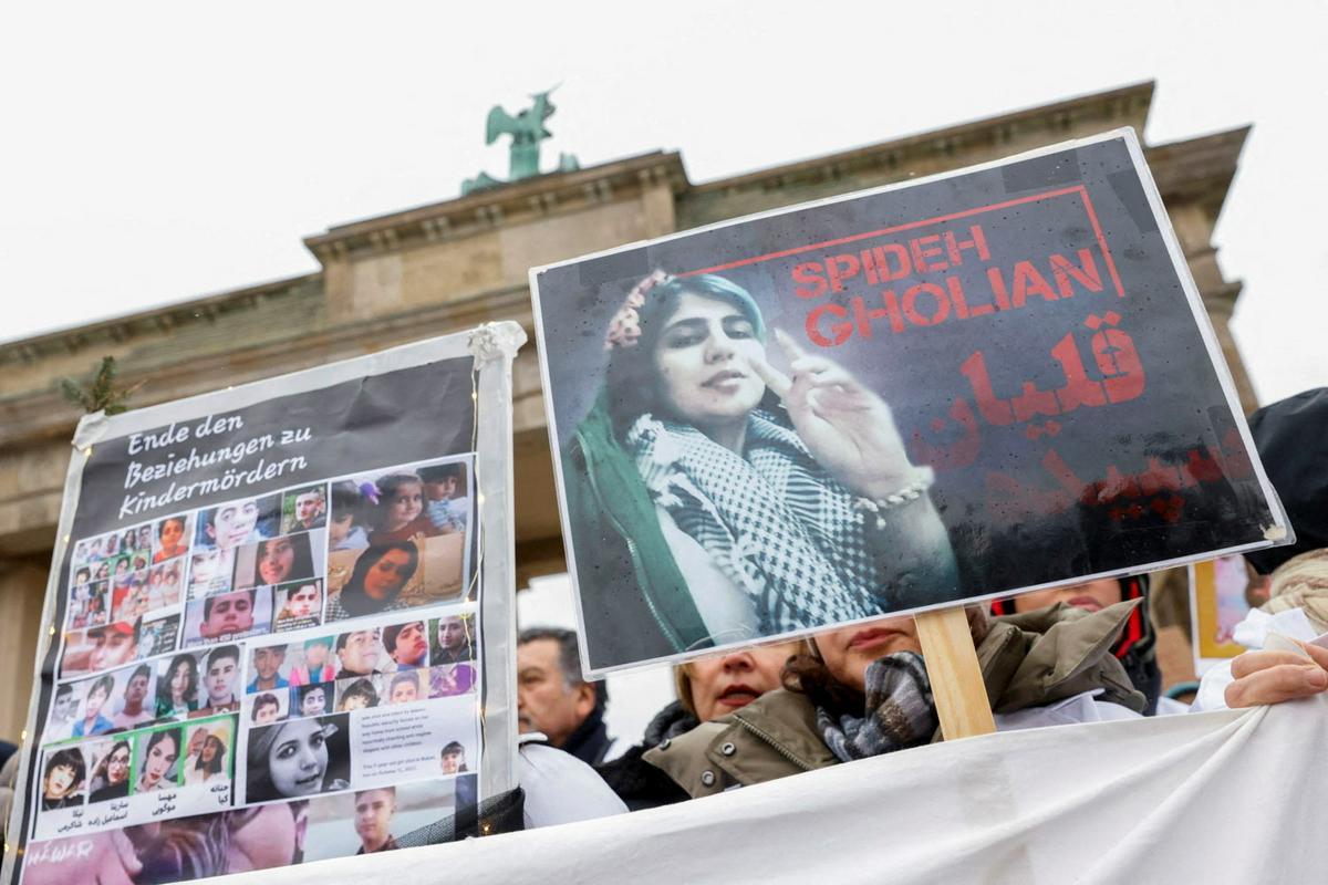 Protesti zaradi smrti Mahse Amini so potekali po vsem svetu. Foto: Reuters