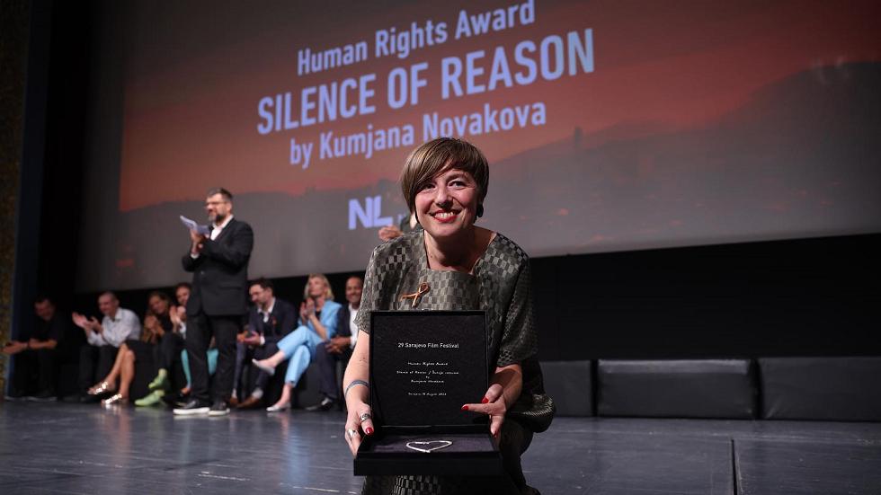 Kumjana Novakova je makedonska režiserka, ki ustvarja med Skopjem in Sarajevom. Je ena od pobudnic in vodja festivala Pravo ljudski v Sarajevu. V svojem zadnjem filmu Tišina razuma se posveča pričevanjem o zločinih spolnega nasilja med vojno v Bosni. Foto: ARS