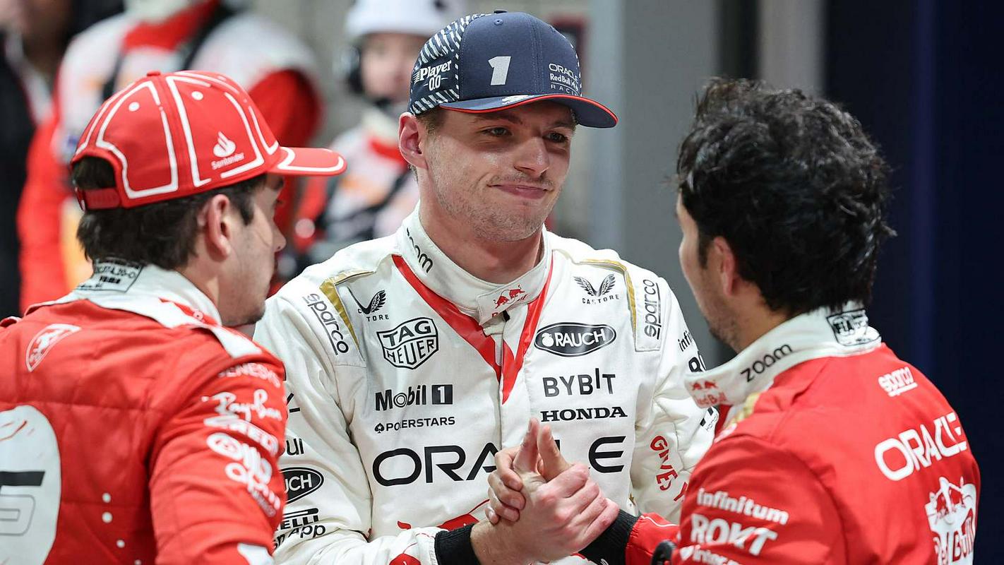 Max Verstappen, Charles Leclerc (levo) in Sergio Perez (desno) po koncu dirke v Las Vegasu. Foto: Reuters
