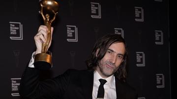 Bookerjevo nagrado osvojil Irec Paul Lynch z distopičnim romanom Prophet Song 