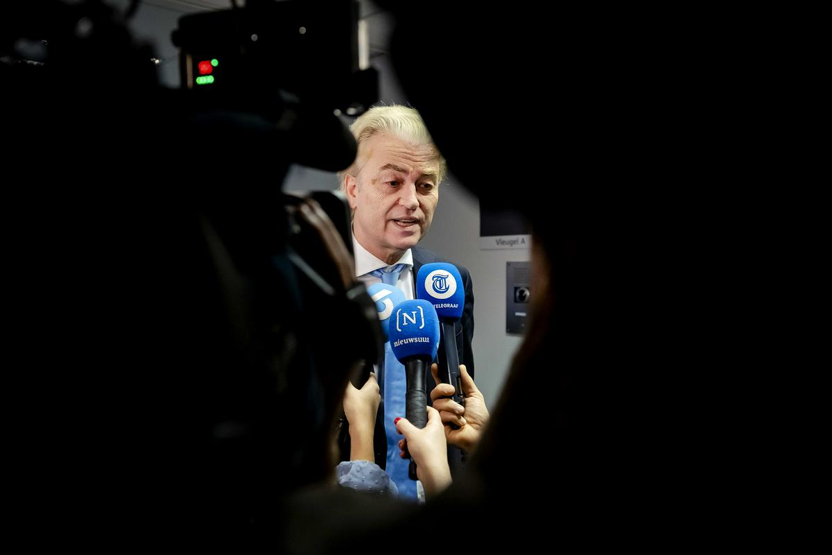 Politični veteran Wilders bo po presenetljivi zmagi skušal oblikovati koalicijo. Foto: EPA