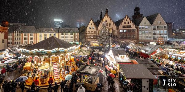 Lebkuchen, Glühwein, Backwaren und selbstgemachte Produkte – Weihnachtsmärkte in Deutschland erwachen zum Leben