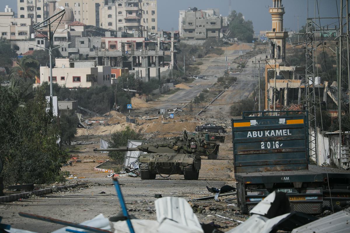 Izraelski tanki v Gazi. Foto: EPA