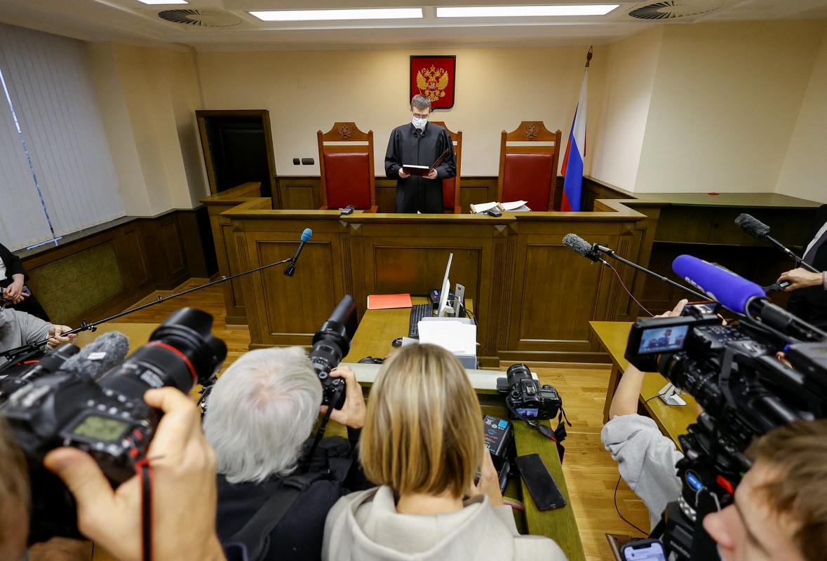 Odločitev sodišča je prebral sodnik Oleg Nefedov. Foto: Reuters